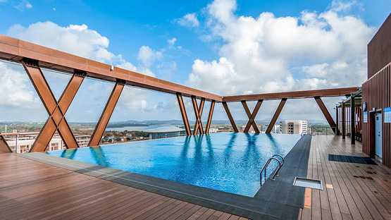 海南酒店采购广州千叶泳池设备，创造健康游泳环境