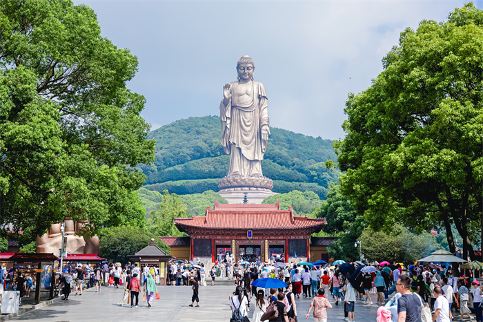 灵山锦鲤池落成万人接福，增加祈福仪式感，激发文旅新活力