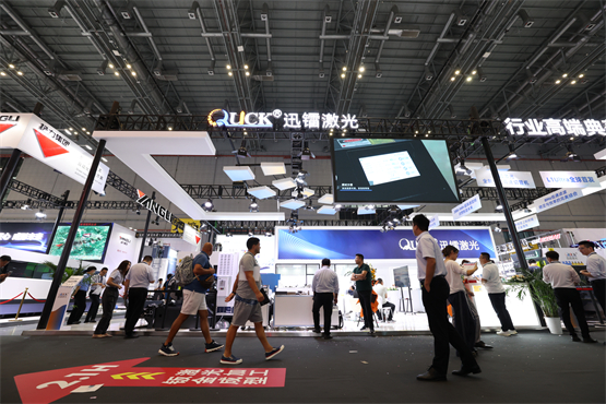迅镭激光亮相第二十五届中国工博会，国际客商聚焦中国激光智造实力