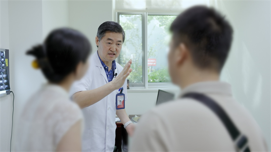 人物：“医生，我还能不能怀孕？” 张国福与无数家庭的生育抉择