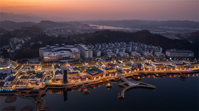 千年武当山迎文旅新标杆，诗莉莉集团旗下观宜酒店落地武当太极之夜