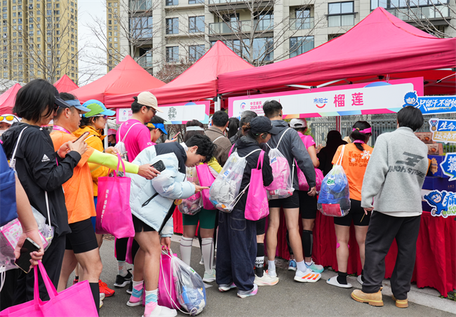 市舶士携猫山王榴莲亮相2026奉化马拉松,引领运动补给新风尚