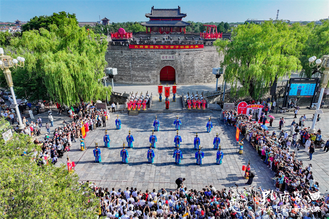 祈愿学子一举夺魁，第四届孔府家酒为天下学子祈福大典隆重举行