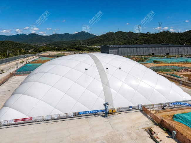 雨季施工不停摆，可租赁！中成空间为基坑撑起绿色“保护伞”